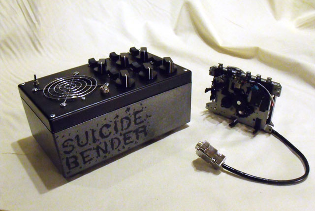 Electronic Art DIY Synthesizer